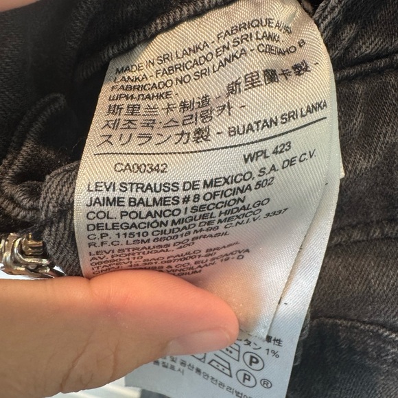 Levi’s Black Skinny Overalls Zipper Buckle Front Womens Moto Size 29 - Picture 10 of 10